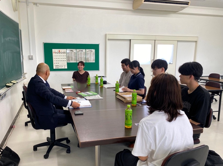 青藍泰斗高等学校