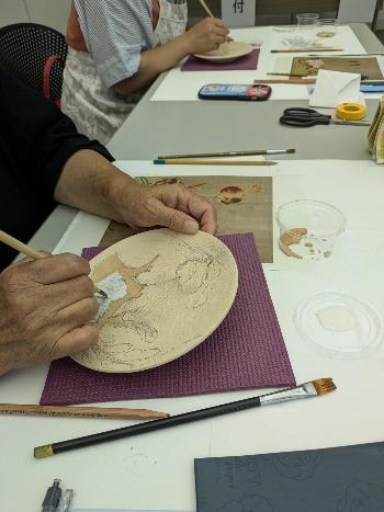 現代陶芸陶芸教室彩色中