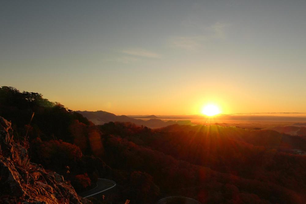 唐沢山から望む日の出