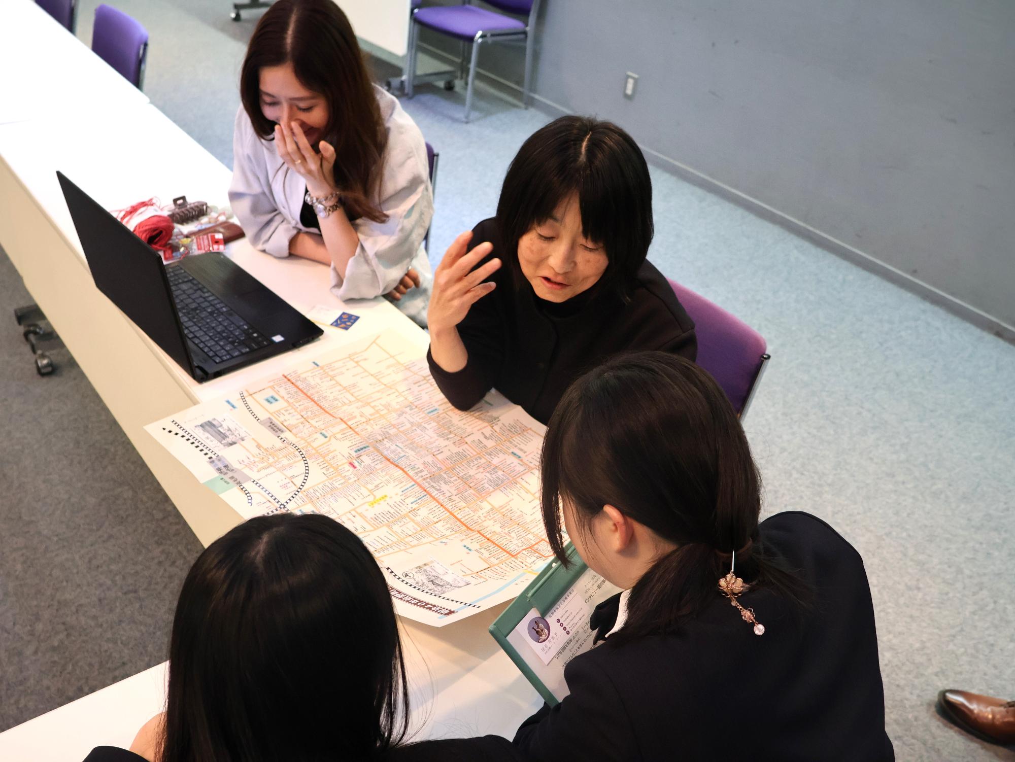 R7sanoteens_郷土博物館インタビュー2