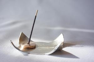 天明鋳物体験講座(錫のお香立て)イメージ写真