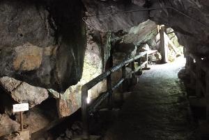 宇津野洞窟