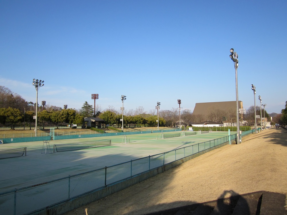 佐野市運動公園テニスコート夜間照明写真