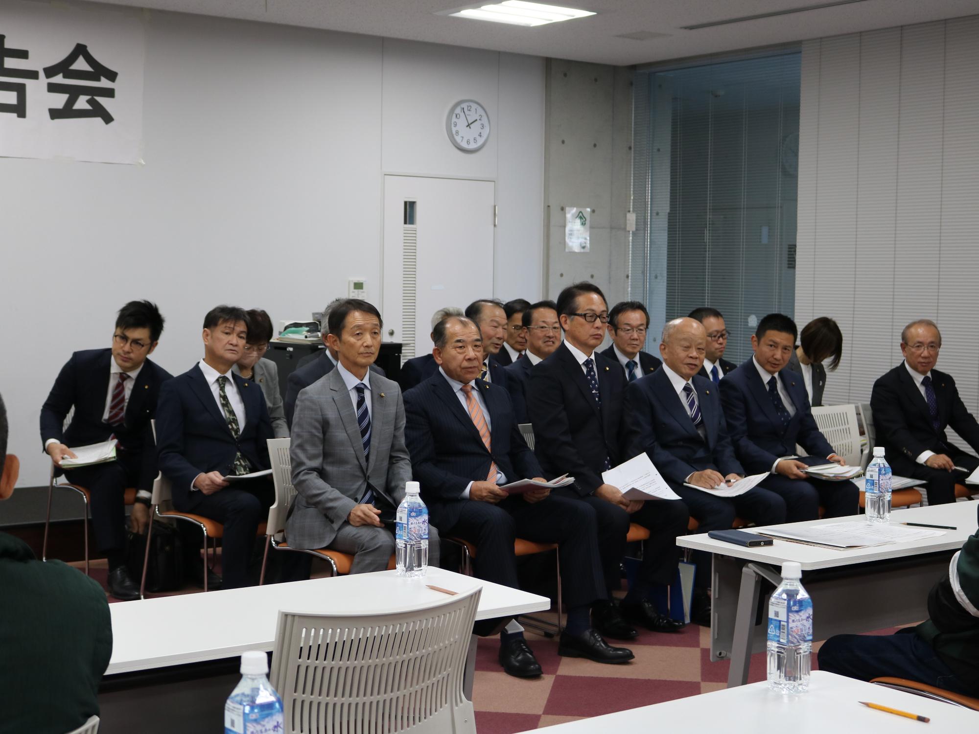 令和7年度議会報告会（意見交換の様子）