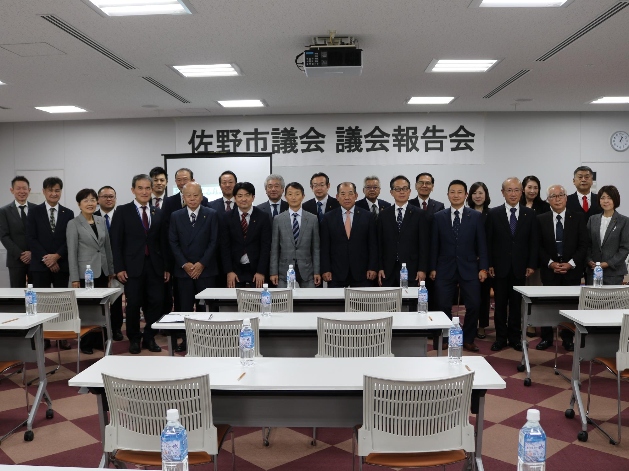令和7年度議会報告会（集合写真）