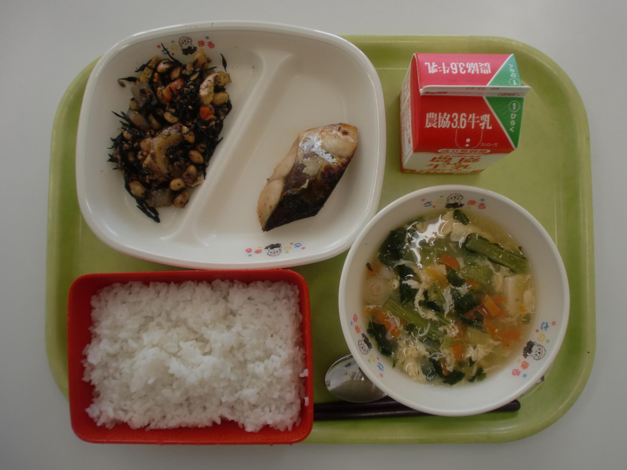 令和7年12月19日北部学校給食センター給食写真