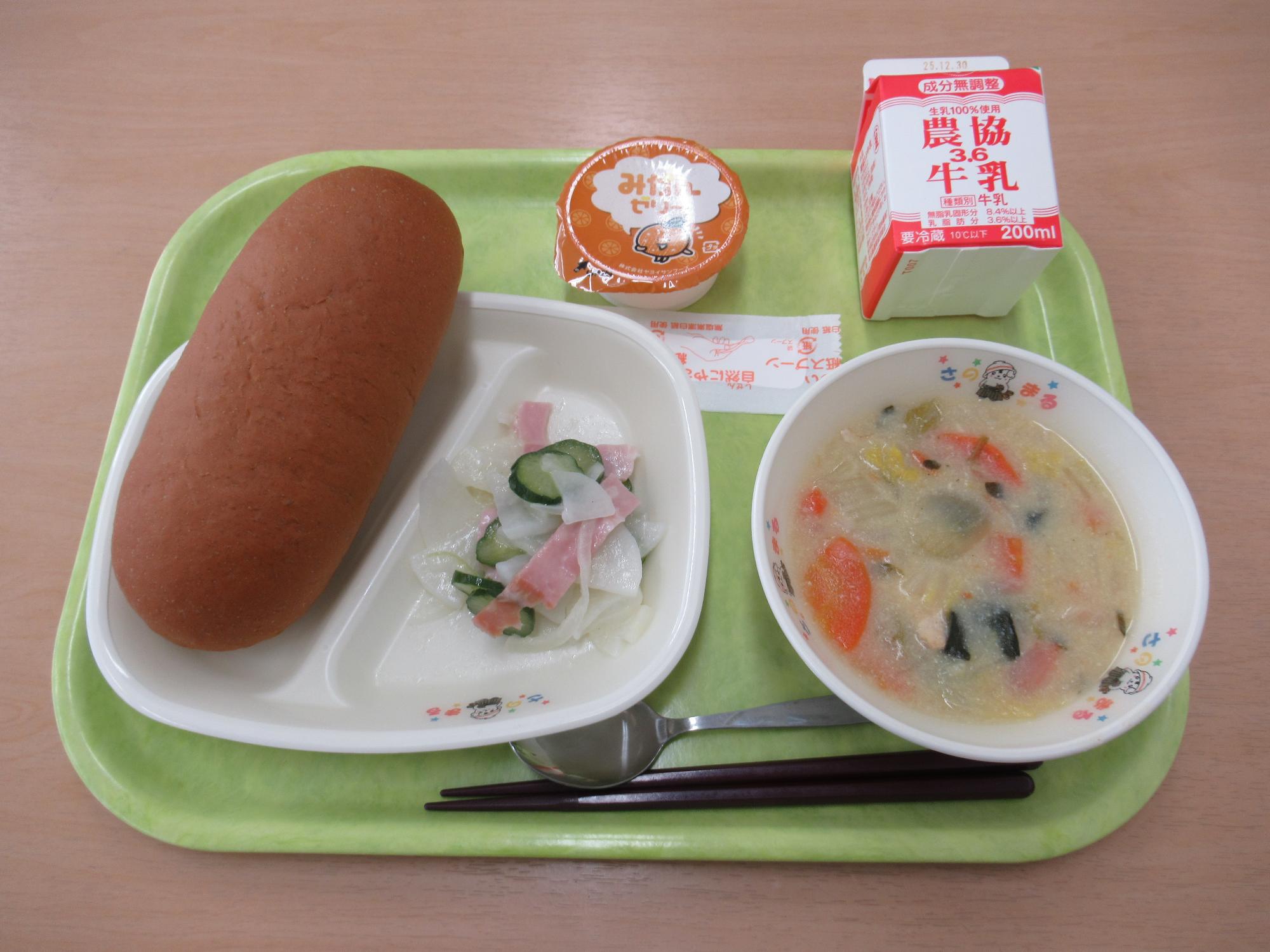 令和7年12月19日南部学校給食センター給食写真
