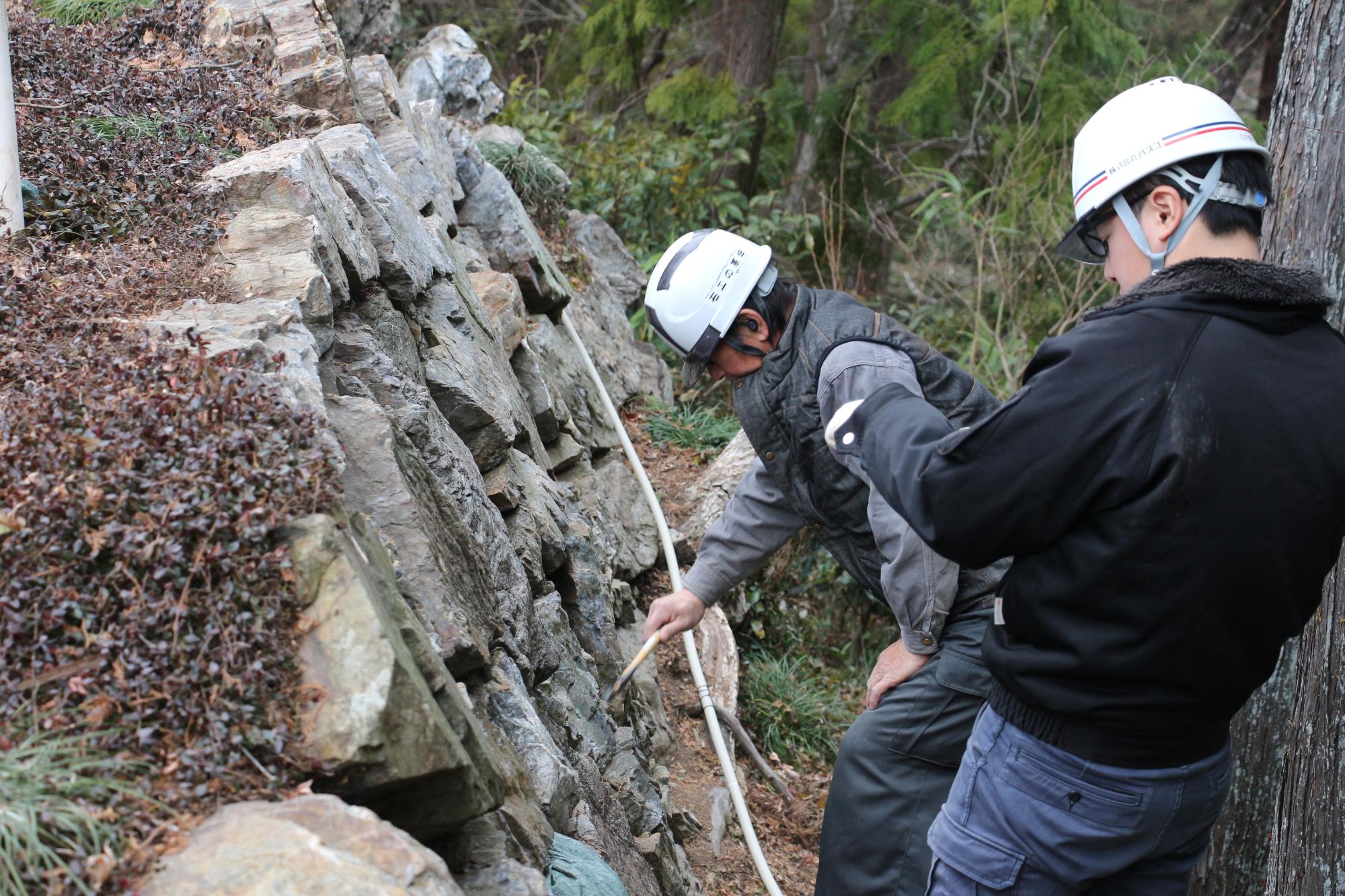 石工による石垣調査